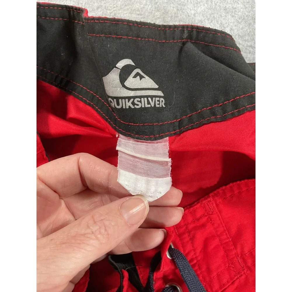 Quiksilver Mens Red Board Shorts Cargo Pocket Swim Trunks Size 31 Logo Surf 2403